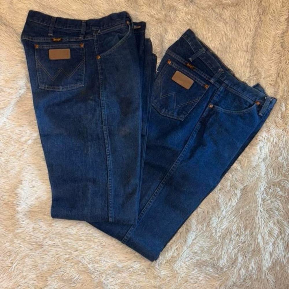 Wrangler Men’s Indigo Relaxed Straight Jeans